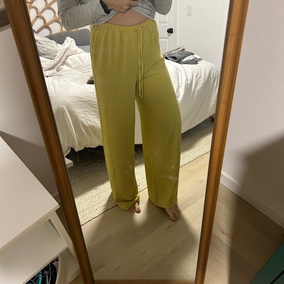 SOLAÍ lime green drawstring pants - Picture 2 of 4